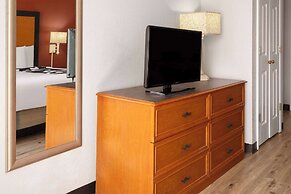 La Quinta Inn by Wyndham Pittsburgh Airport