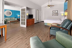 La Quinta Inn by Wyndham Pittsburgh Airport