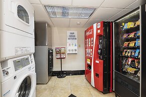 Red Roof Inn & Suites Macon