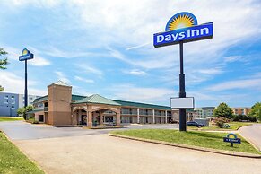 Days Inn by Wyndham Clarksville North