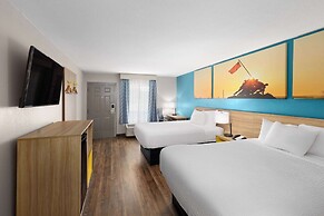 Days Inn by Wyndham Clarksville North