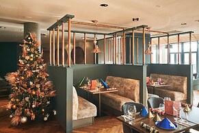 The Tower Hotel, by Thistle