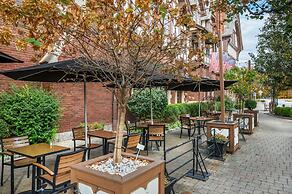 Best Western Premier Mariemont Inn