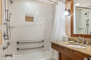 Best Western Premier Mariemont Inn