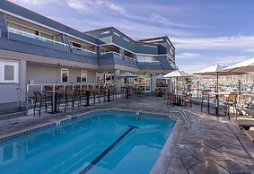 Bay Club Hotel & Marina