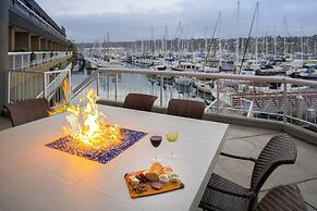 Bay Club Hotel & Marina