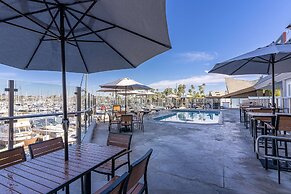 Bay Club Hotel & Marina
