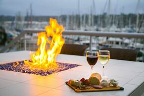 Bay Club Hotel & Marina