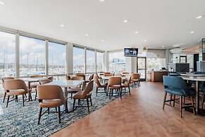 Bay Club Hotel & Marina