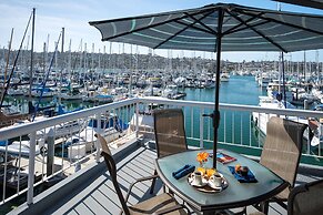 Bay Club Hotel & Marina