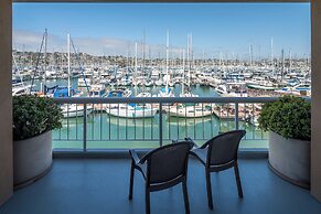 Bay Club Hotel & Marina