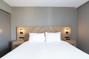 Sandman Suites Vancouver on Davie