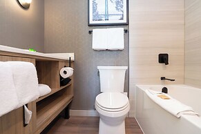 Sandman Suites Vancouver on Davie