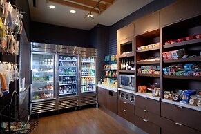 Courtyard by Marriott Los Angeles LAX/Century Boulevard