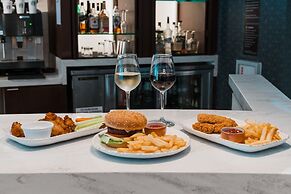 Courtyard by Marriott Los Angeles LAX/Century Boulevard