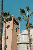 Courtyard by Marriott Los Angeles LAX/Century Boulevard