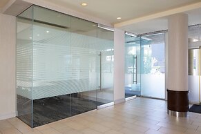 Courtyard by Marriott Los Angeles LAX/Century Boulevard