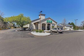 Quality Inn Austintown - Youngstown West