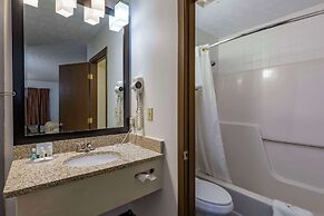 Quality Inn Austintown - Youngstown West