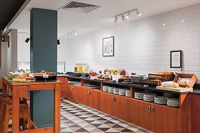 Holiday Inn Northampton by IHG