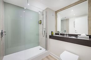 Holiday Inn Northampton by IHG