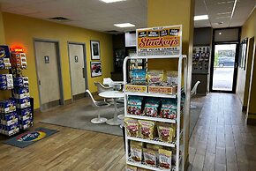 Hotel Bo, a Days Inn by Wyndham Chattanooga Downtown