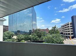 Hotel Bo, a Days Inn by Wyndham Chattanooga Downtown