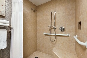 Crowne Plaza Knoxville Downtown University by IHG