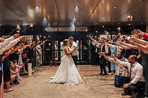 Crowne Plaza Knoxville Downtown University by IHG