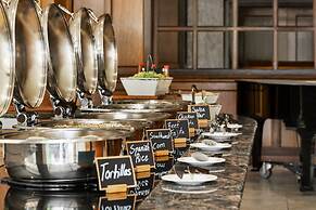 Crowne Plaza Knoxville Downtown University by IHG