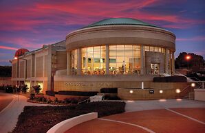 Crowne Plaza Knoxville Downtown University by IHG