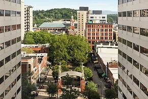 Crowne Plaza Knoxville Downtown University by IHG