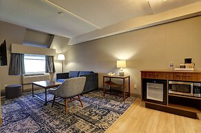 Four Points by Sheraton St. Catharines Niagara Suites