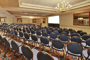 Four Points by Sheraton St. Catharines Niagara Suites