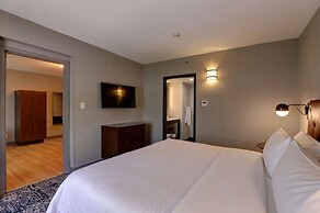 Four Points by Sheraton St. Catharines Niagara Suites