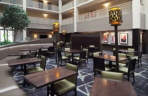 Embassy Suites by Hilton Philadelphia Airport