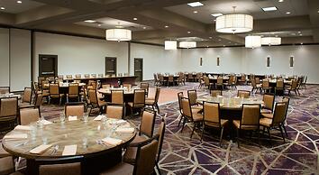 Embassy Suites by Hilton Philadelphia Airport