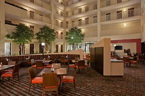 Embassy Suites by Hilton Philadelphia Airport
