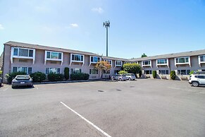 Red Lion Inn & Suites Vancouver