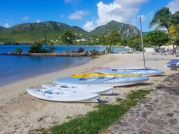 Catamaran Hotel Marina