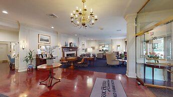 Avon Old Farms Hotel