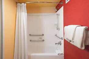 Courtyard by Marriott Richmond West