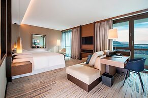 Sheraton Grand Tbilisi Metechi Palace