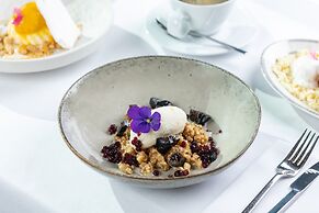 Sheraton Grand Tbilisi Metechi Palace