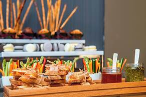 Sheraton Grand Tbilisi Metechi Palace