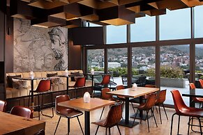 Sheraton Grand Tbilisi Metechi Palace