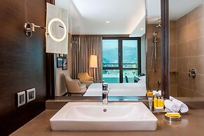 Sheraton Grand Tbilisi Metechi Palace