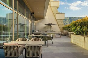 Sheraton Grand Tbilisi Metechi Palace