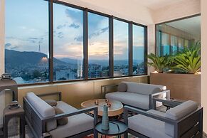 Sheraton Grand Tbilisi Metechi Palace