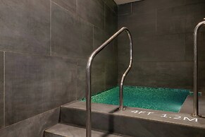 Sheraton Grand Tbilisi Metechi Palace
